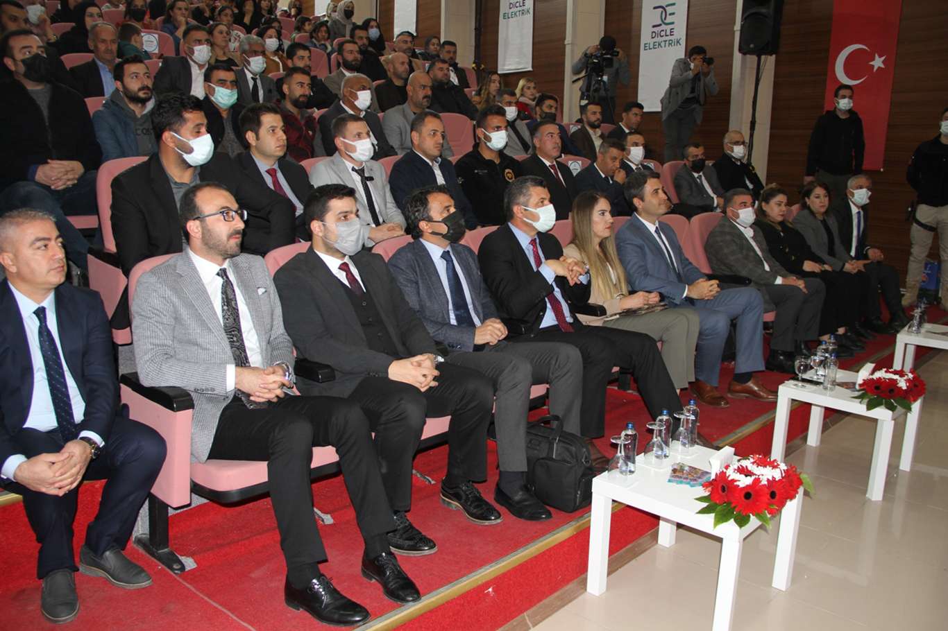 Silopi'de 10'uncu Z-Kütüphane'nin açılışı gerçekleştirildi Silopi'de 10'uncu Z-Kütüphane'nin açılışı gerçekleştirildi
